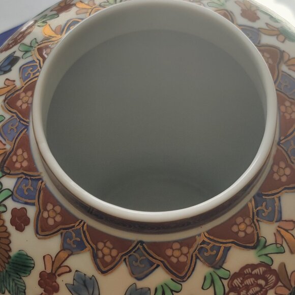 Imari Urn Finely Detailed Florals outlined in Gold with Rich Reds,Yellow & Green - Picture 8 of 9